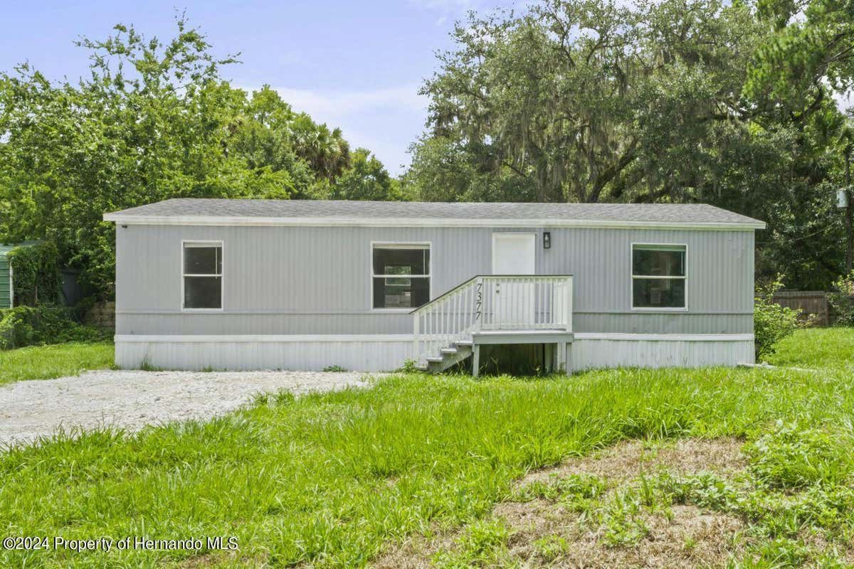 7377 MOBLEY RD, BROOKSVILLE, FL 34601, photo 1 of 94