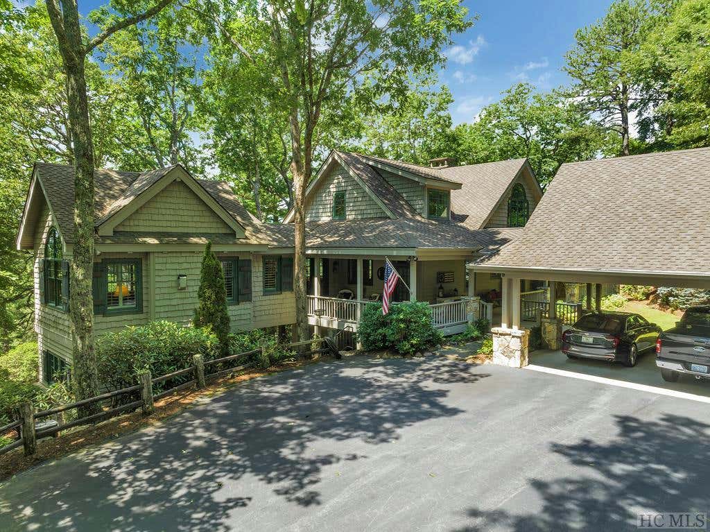 377 HAWK MOUNTAIN RD, LAKE TOXAWAY, NC 28747, photo 1 of 49