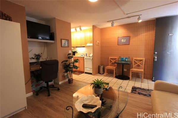 1911 KALAKAUA AVE APT 201, HONOLULU, HI 96815 - Image 1