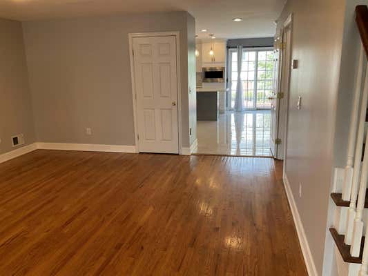 4 LIBERTY CT # 4, SECAUCUS, NJ 07094, photo 5 of 35