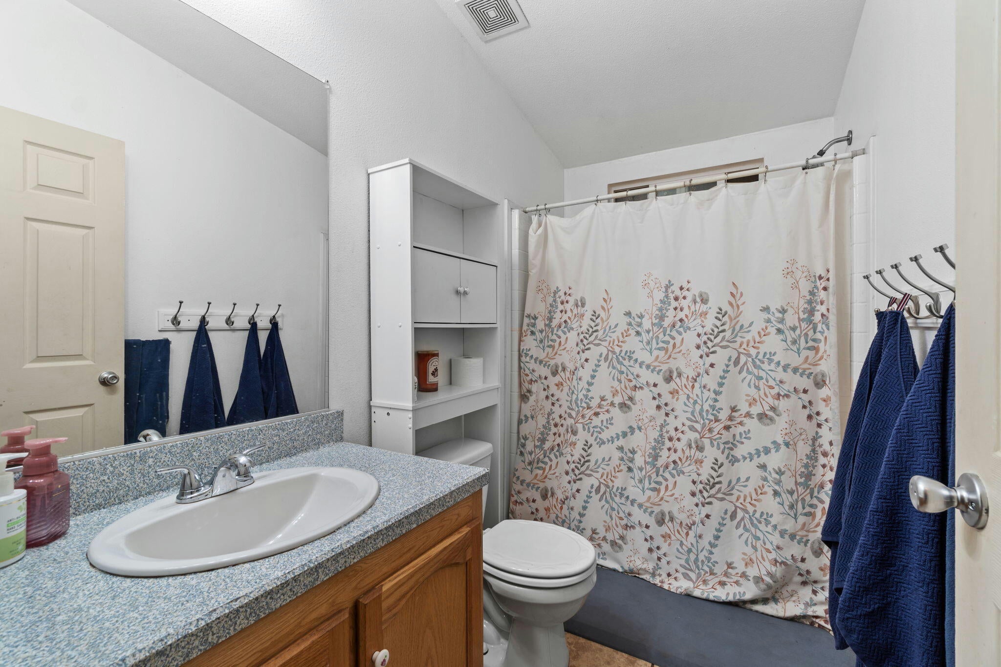 Hydesville, California, 95547, United States, ,2 BathroomsBathrooms,Residential,Active,1769846