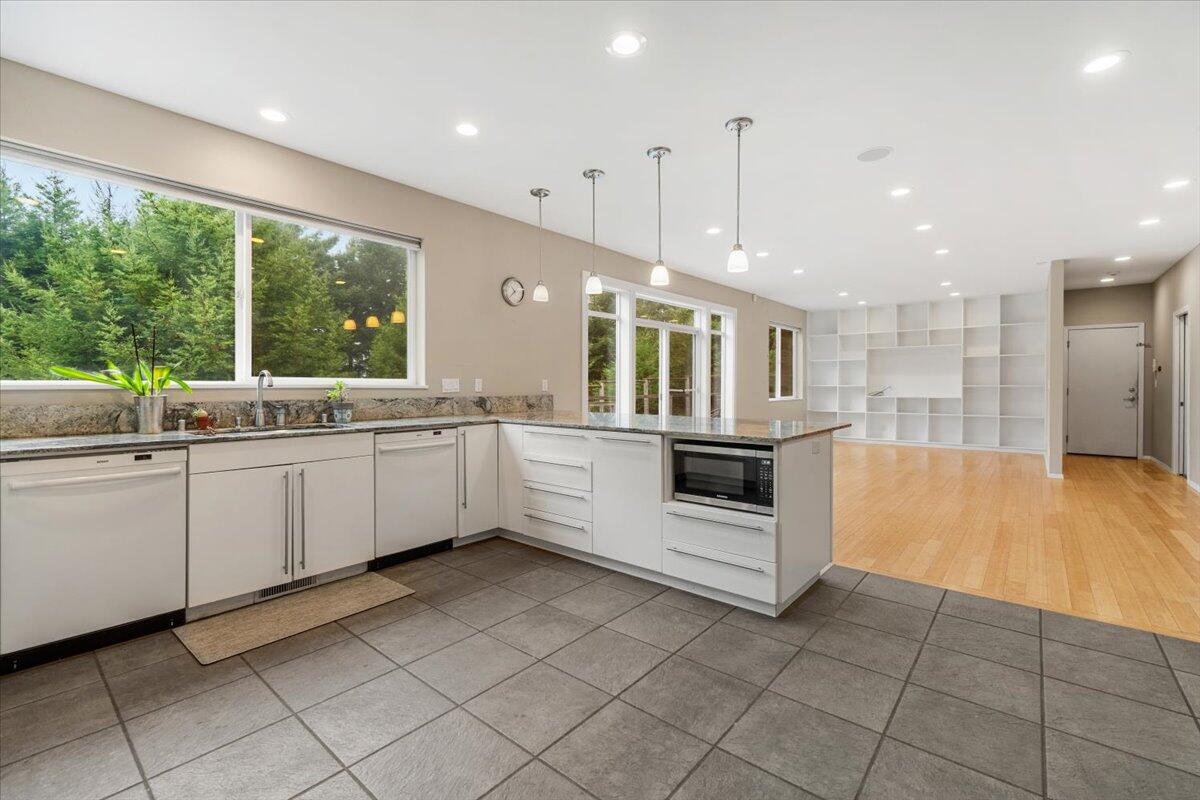 Arcata, California, 95521, United States, 4 Bedrooms Bedrooms, ,4 BathroomsBathrooms,Residential,Active,2007067