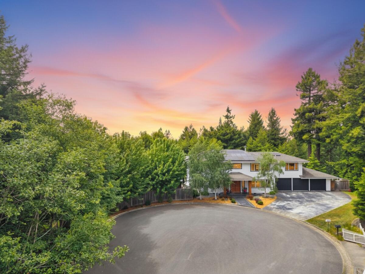 Arcata, California, 95521, United States, 4 Bedrooms Bedrooms, ,4 BathroomsBathrooms,Residential,Active,2007067