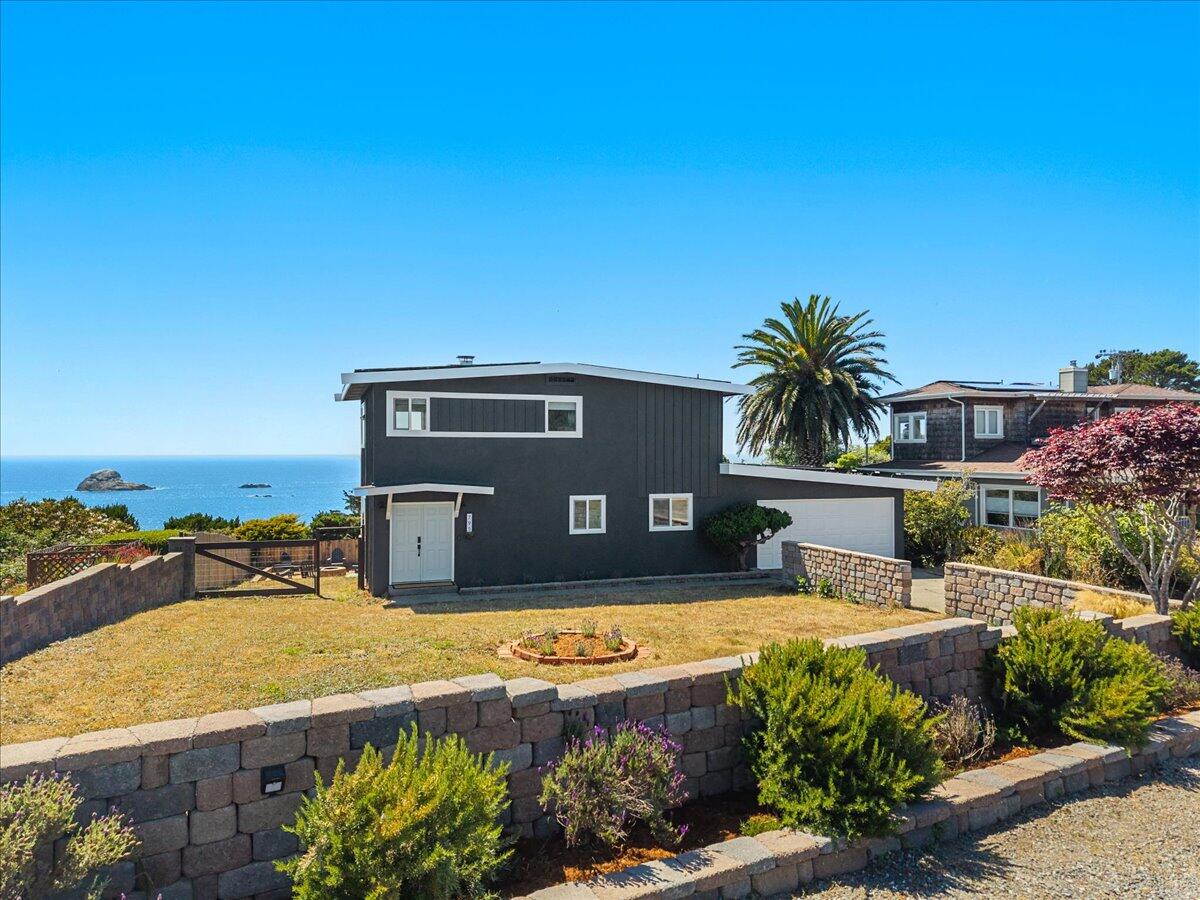 Trinidad, California, 95570, United States, 2 Bedrooms Bedrooms, ,2 BathroomsBathrooms,Residential,Active,1904159