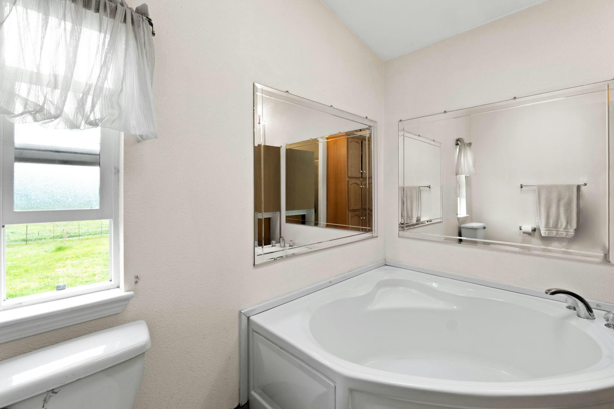 Hydesville, California, 95547, United States, ,2 BathroomsBathrooms,Residential,Active,1769846