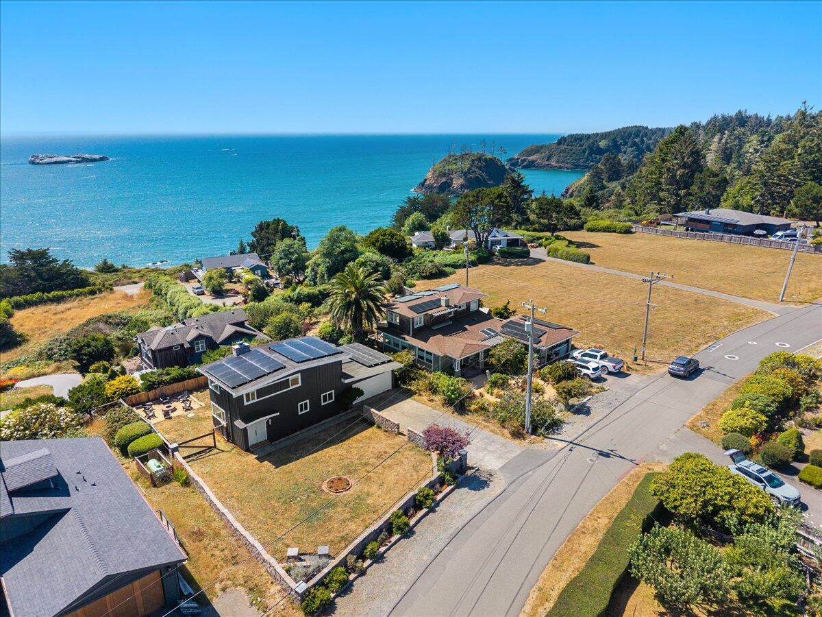 Trinidad, California, 95570, United States, 2 Bedrooms Bedrooms, ,2 BathroomsBathrooms,Residential,Active,1904159