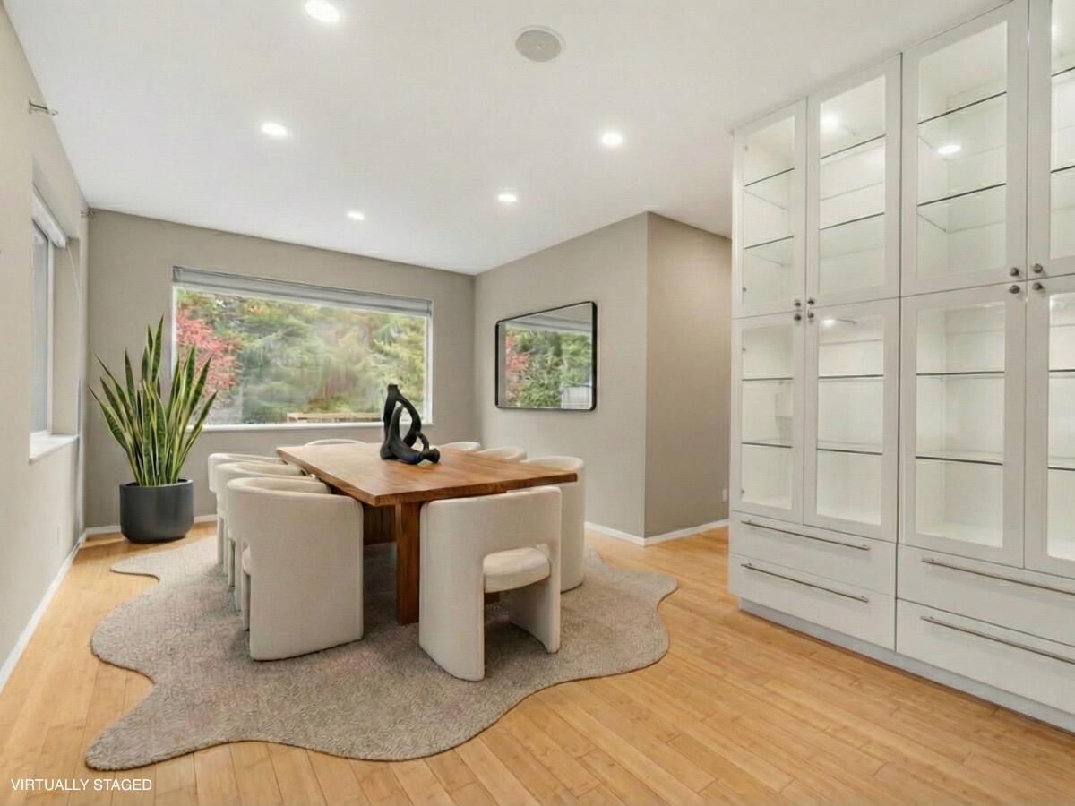 Arcata, California, 95521, United States, 4 Bedrooms Bedrooms, ,4 BathroomsBathrooms,Residential,Active,2007067