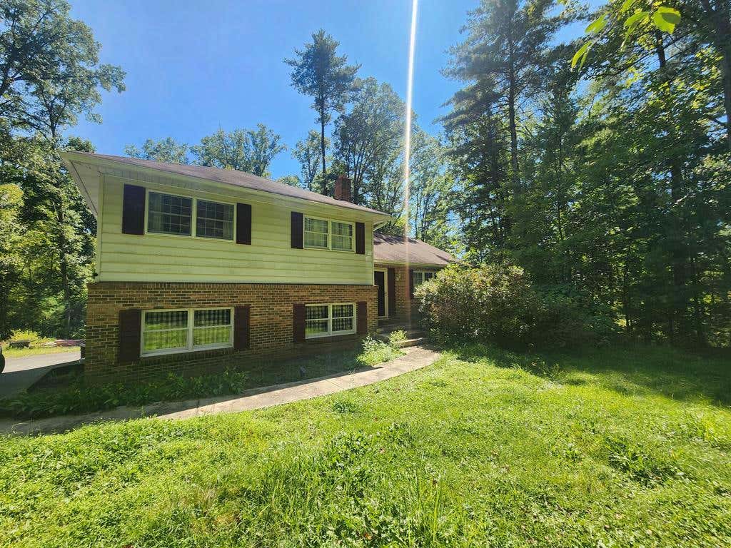 6685 LOOP RD, HUNTINGDON, PA 16652, photo 1 of 32