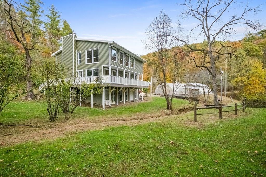 Culloden, West Virginia, 25510, United States, 3 Bedrooms Bedrooms, ,4 BathroomsBathrooms,Residential,Active,1972194