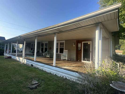 300 E 6TH ST, BELLE, WV 25015 - Image 1