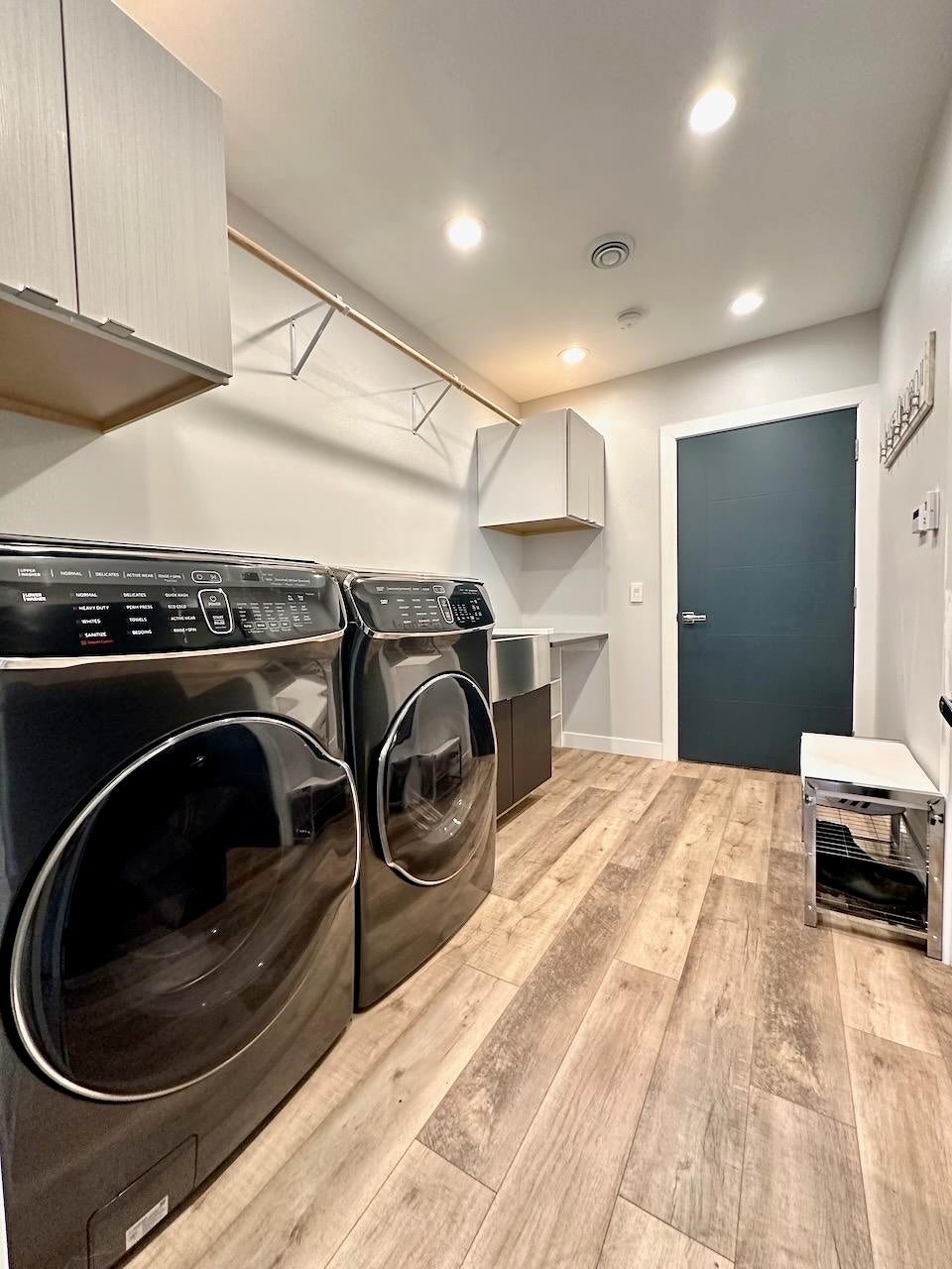 Okoboji, Iowa, 51355, United States, 8 Bedrooms Bedrooms, ,7 BathroomsBathrooms,Residential,Active,2006839