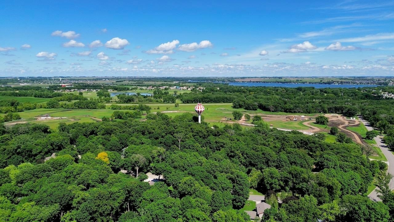 Okoboji, Iowa, 51355, United States, 8 Bedrooms Bedrooms, ,7 BathroomsBathrooms,Residential,Active,2006839