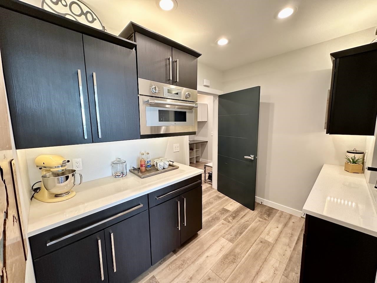 Okoboji, Iowa, 51355, United States, 8 Bedrooms Bedrooms, ,7 BathroomsBathrooms,Residential,Active,1953699