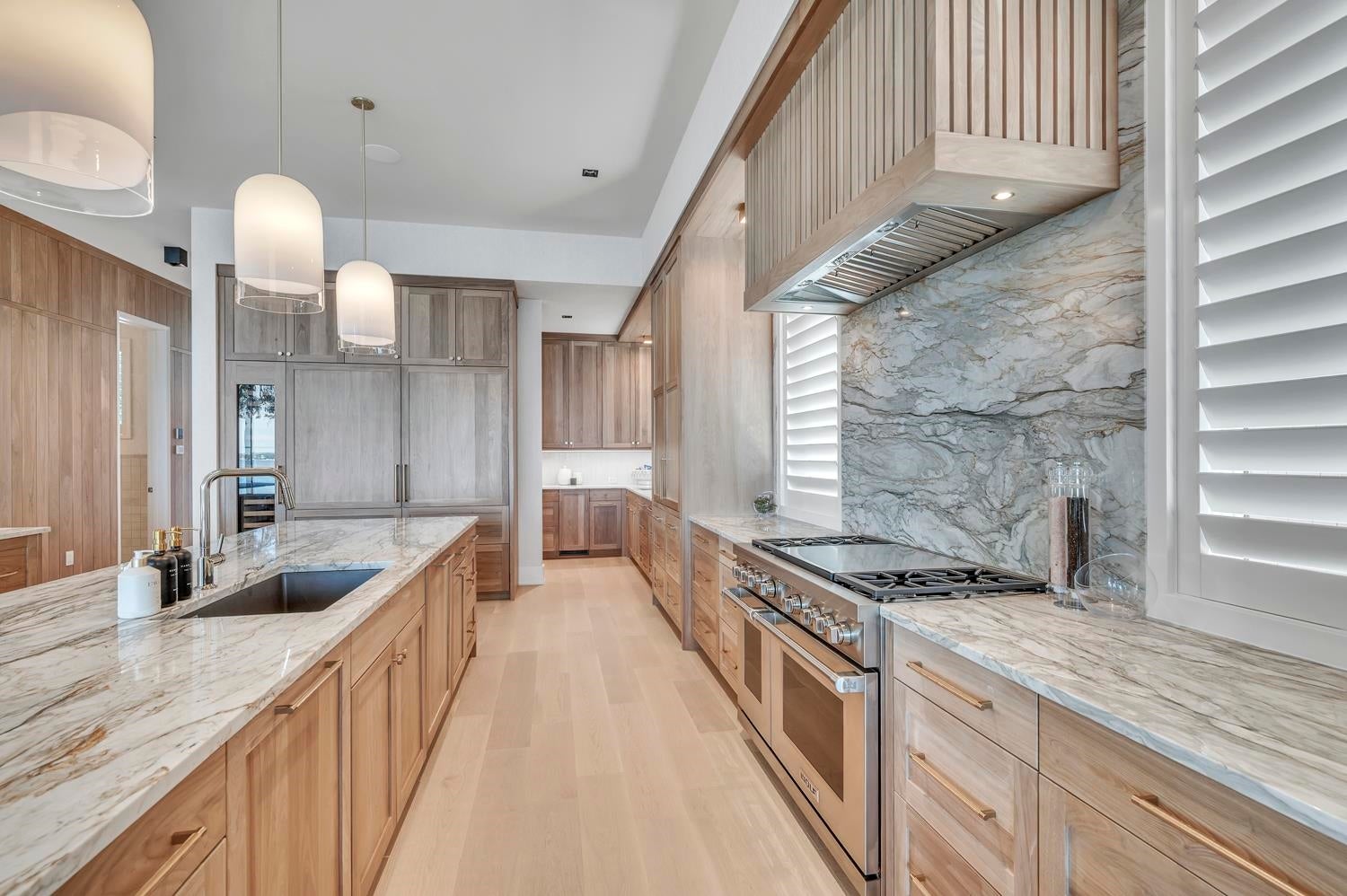 Okoboji, Iowa, 51355, United States, 6 Bedrooms Bedrooms, ,7 BathroomsBathrooms,Residential,Active,1915050