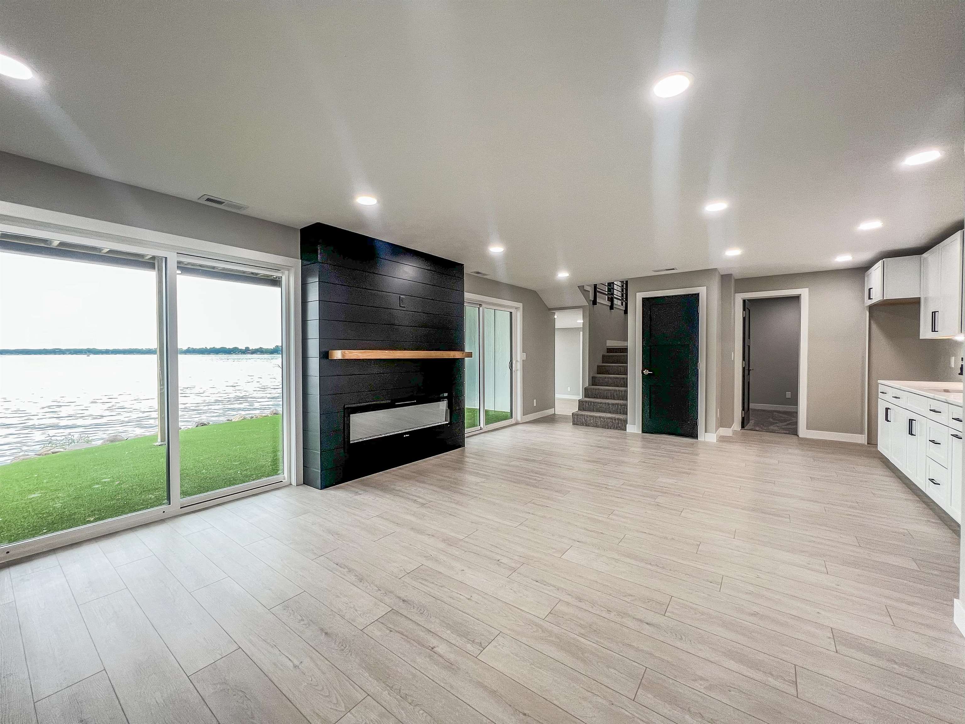 Okoboji, Iowa, 51355, United States, ,5 BathroomsBathrooms,Residential,Active,1849201
