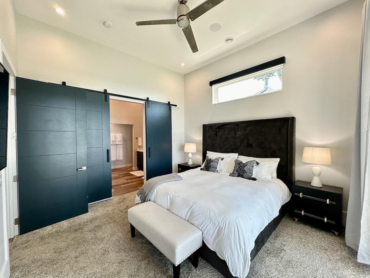 Okoboji, Iowa, 51355, United States, 8 Bedrooms Bedrooms, ,7 BathroomsBathrooms,Residential,Active,2006839