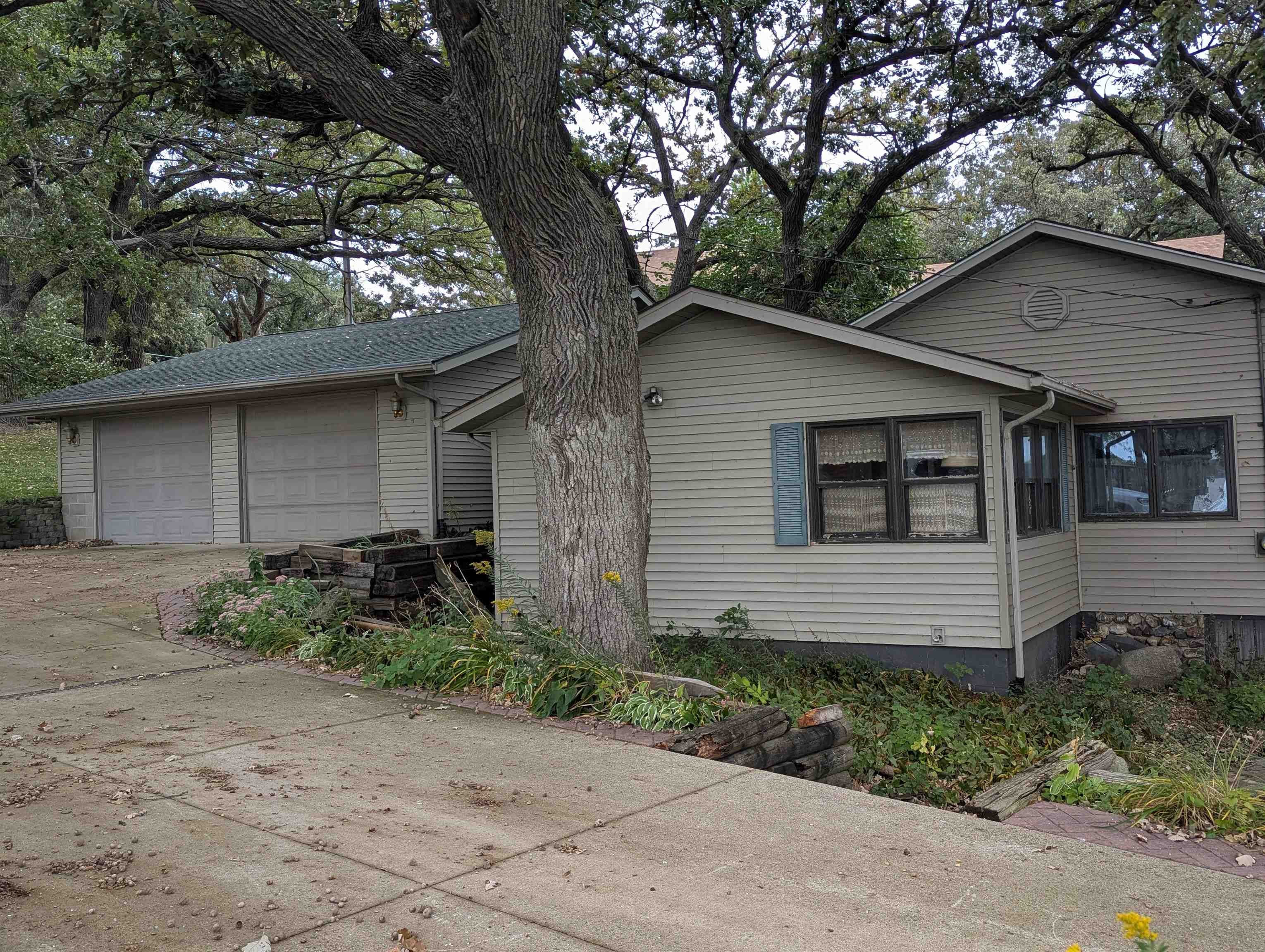 Spirit Lake, Iowa, 51360, United States, 2 Bedrooms Bedrooms, ,1 BathroomBathrooms,Residential,Active,1945329