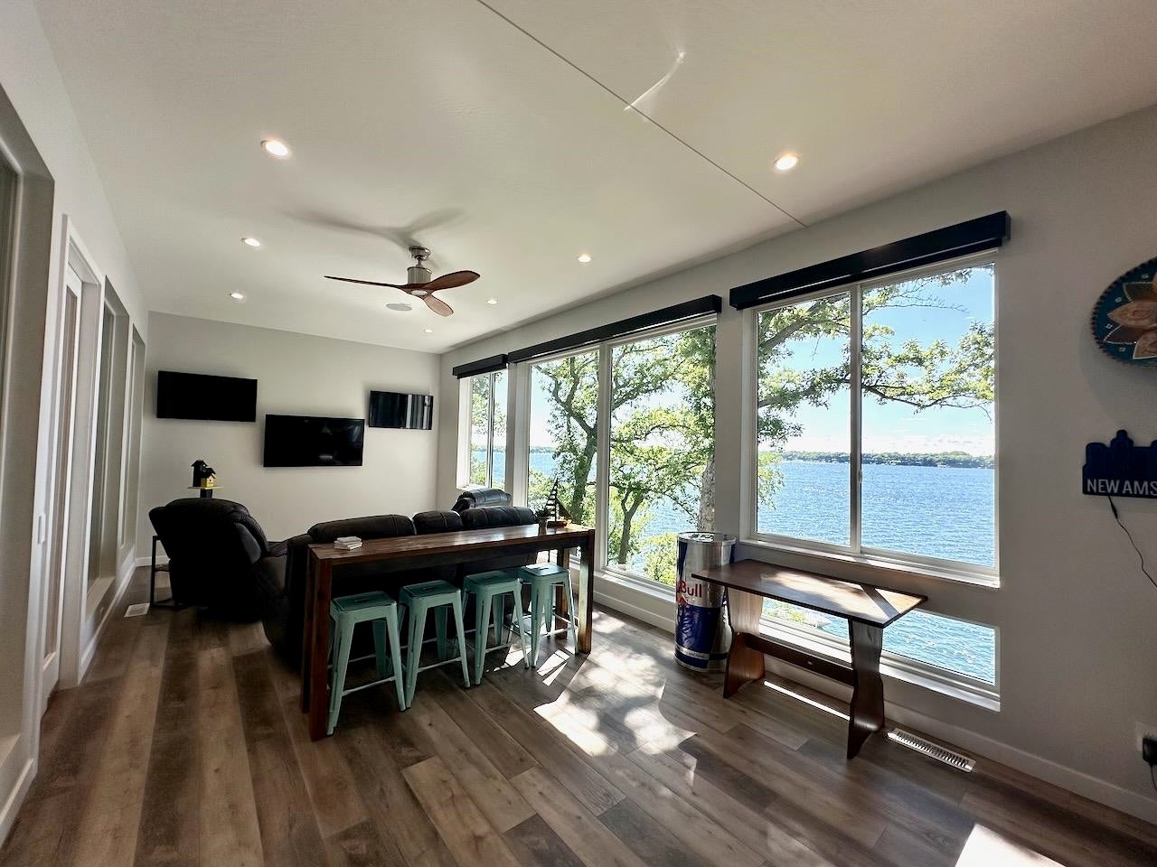 Okoboji, Iowa, 51355, United States, 8 Bedrooms Bedrooms, ,7 BathroomsBathrooms,Residential,Active,1953699