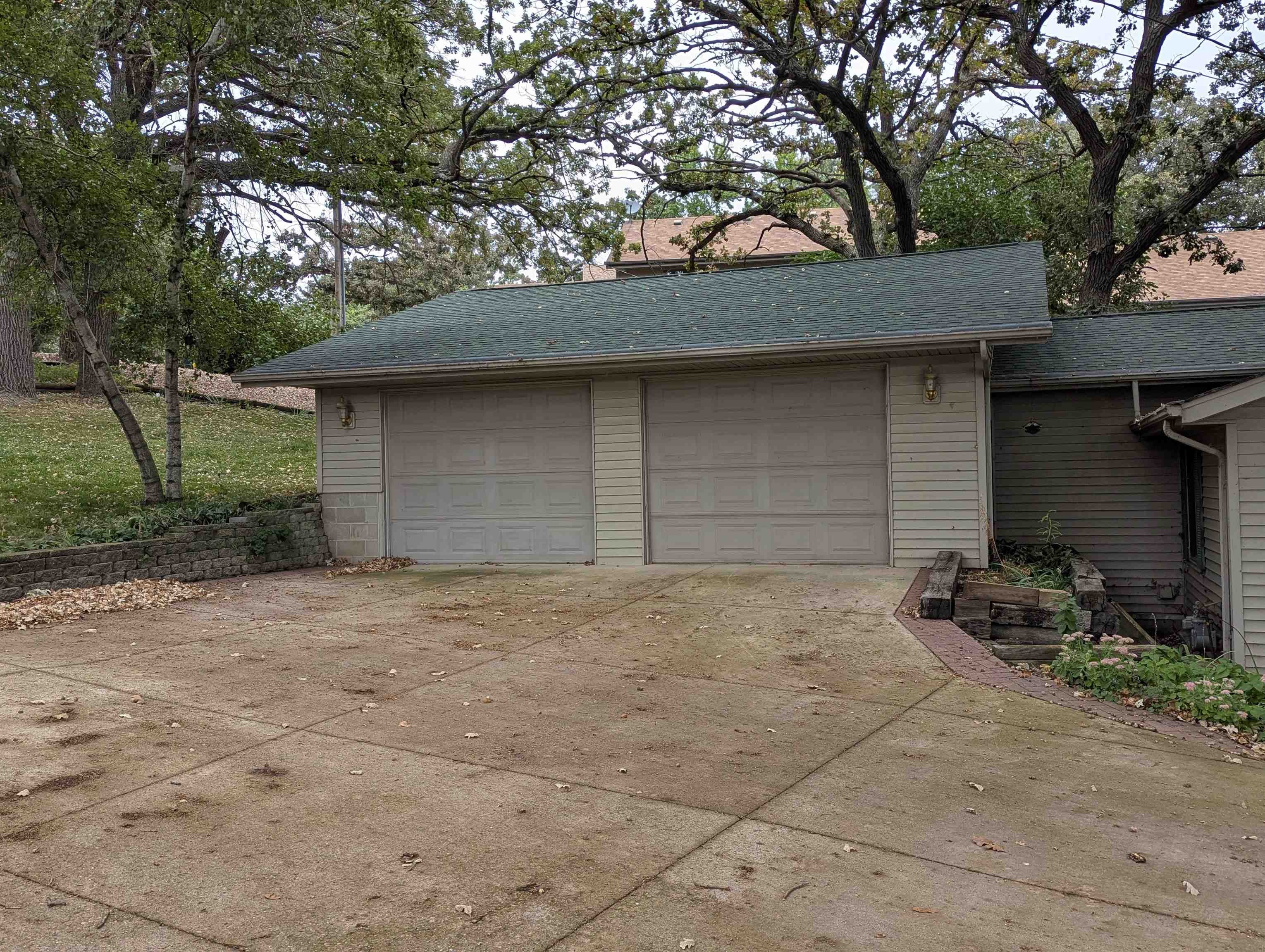 Spirit Lake, Iowa, 51360, United States, 2 Bedrooms Bedrooms, ,1 BathroomBathrooms,Residential,Active,1945329