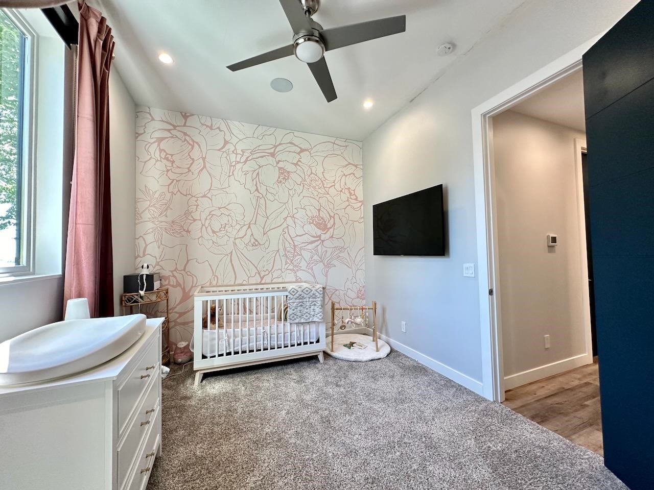 Okoboji, Iowa, 51355, United States, 8 Bedrooms Bedrooms, ,7 BathroomsBathrooms,Residential,Active,1953699