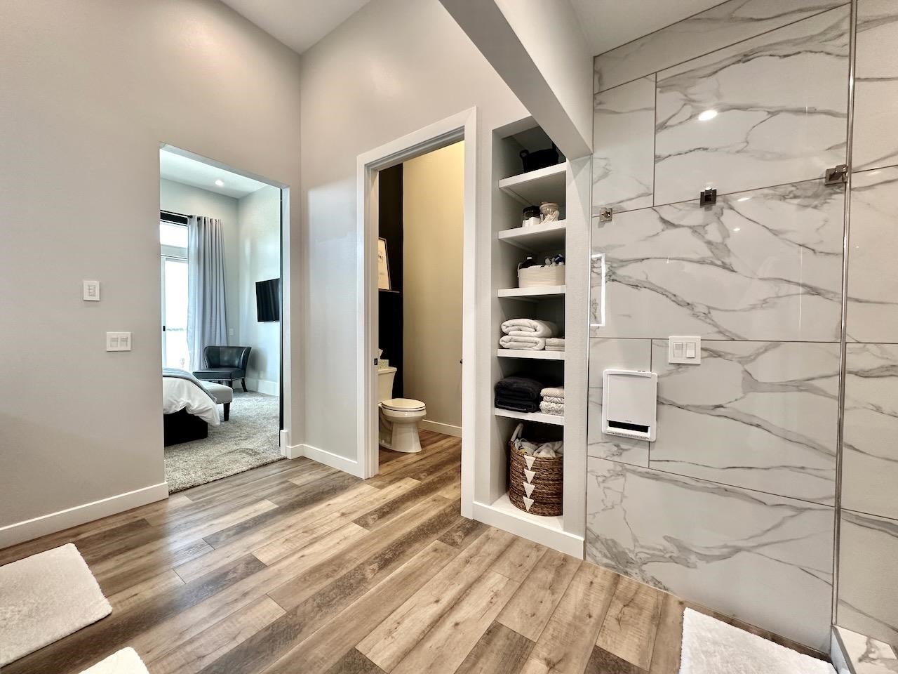 Okoboji, Iowa, 51355, United States, 8 Bedrooms Bedrooms, ,7 BathroomsBathrooms,Residential,Active,1953699