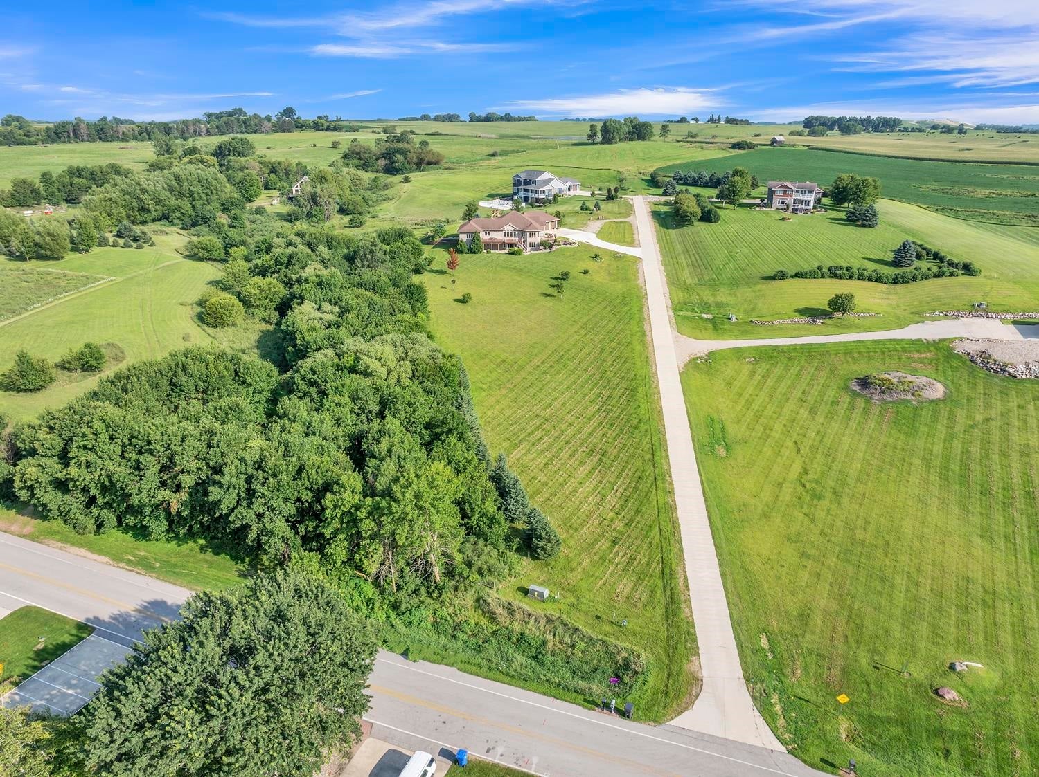 Spirit Lake, Iowa, 51360, United States, 6 Bedrooms Bedrooms, ,4 BathroomsBathrooms,Residential,Active,2012191