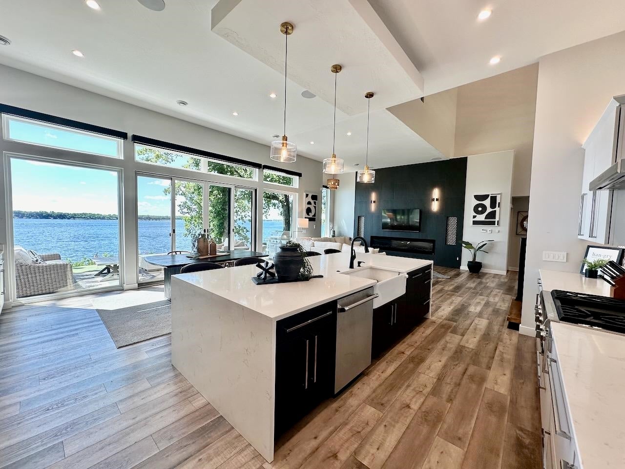 Okoboji, Iowa, 51355, United States, 8 Bedrooms Bedrooms, ,7 BathroomsBathrooms,Residential,Active,1953699