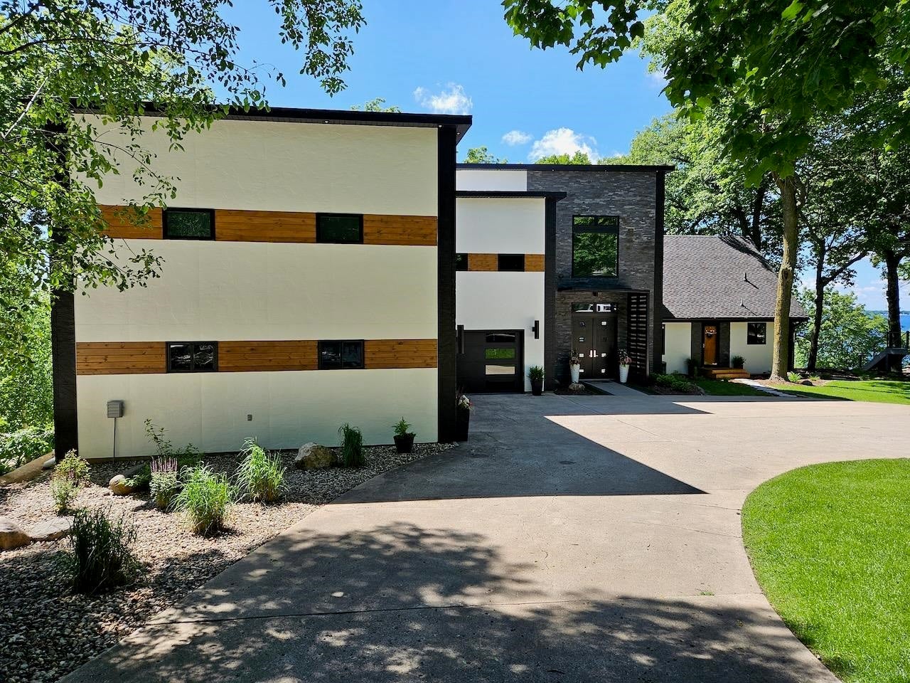 Okoboji, Iowa, 51355, United States, 8 Bedrooms Bedrooms, ,7 BathroomsBathrooms,Residential,Active,2006839