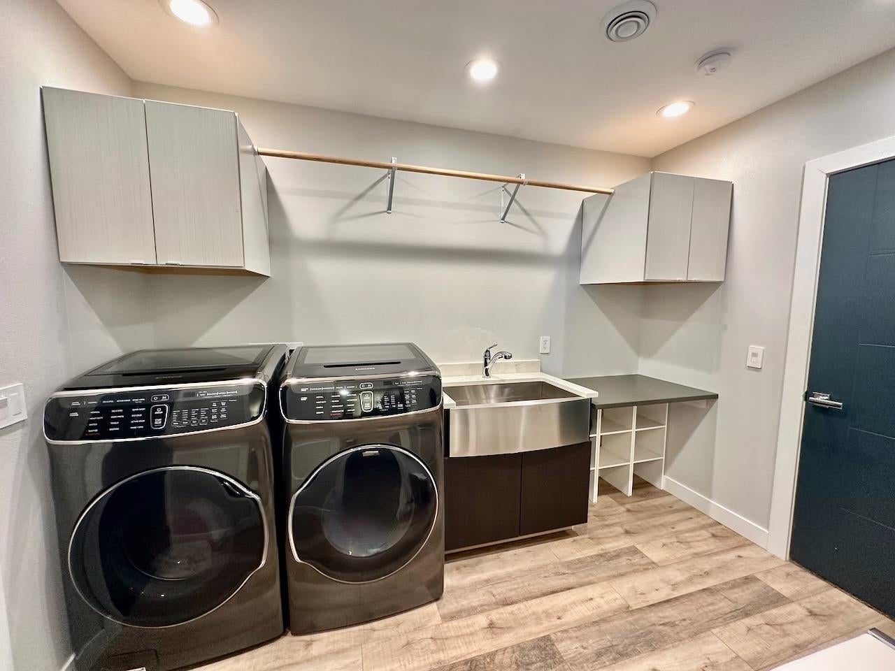 Okoboji, Iowa, 51355, United States, 8 Bedrooms Bedrooms, ,7 BathroomsBathrooms,Residential,Active,2006839