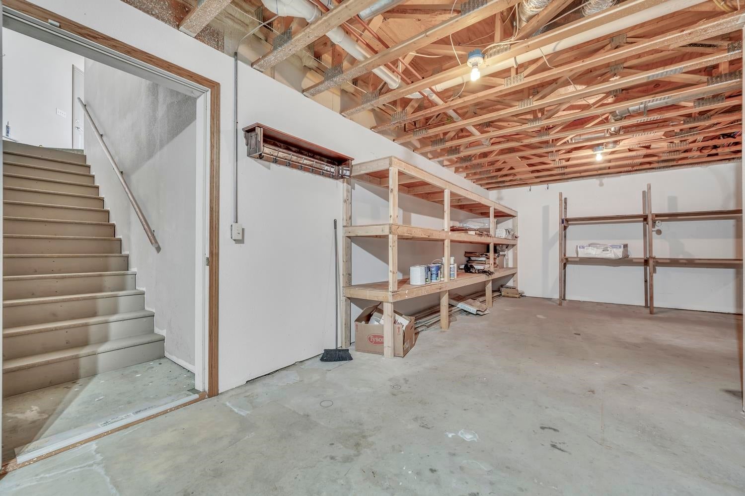 Spirit Lake, Iowa, 51360, United States, 6 Bedrooms Bedrooms, ,4 BathroomsBathrooms,Residential,Active,2012191