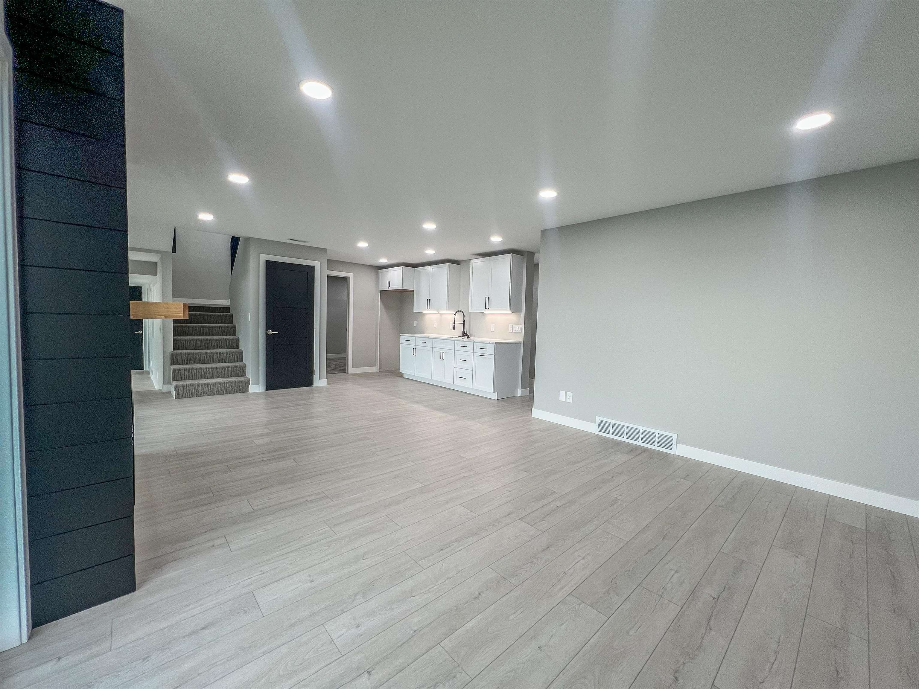 Okoboji, Iowa, 51355, United States, 5 Bedrooms Bedrooms, ,5 BathroomsBathrooms,Residential,Active,2007168