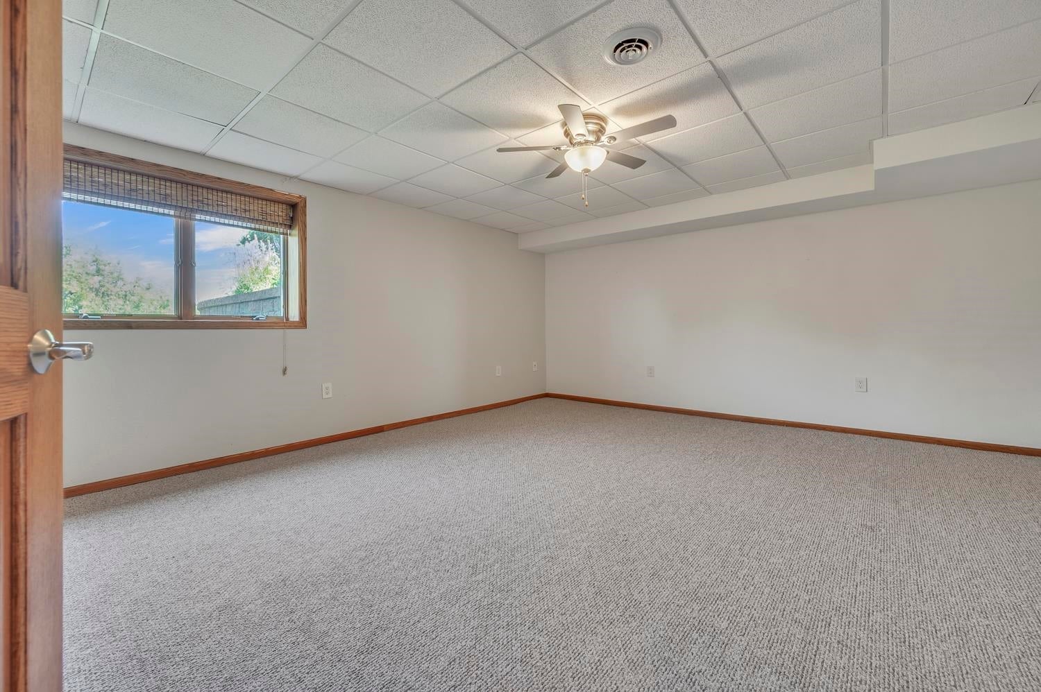 Spirit Lake, Iowa, 51360, United States, 6 Bedrooms Bedrooms, ,4 BathroomsBathrooms,Residential,Active,2012191