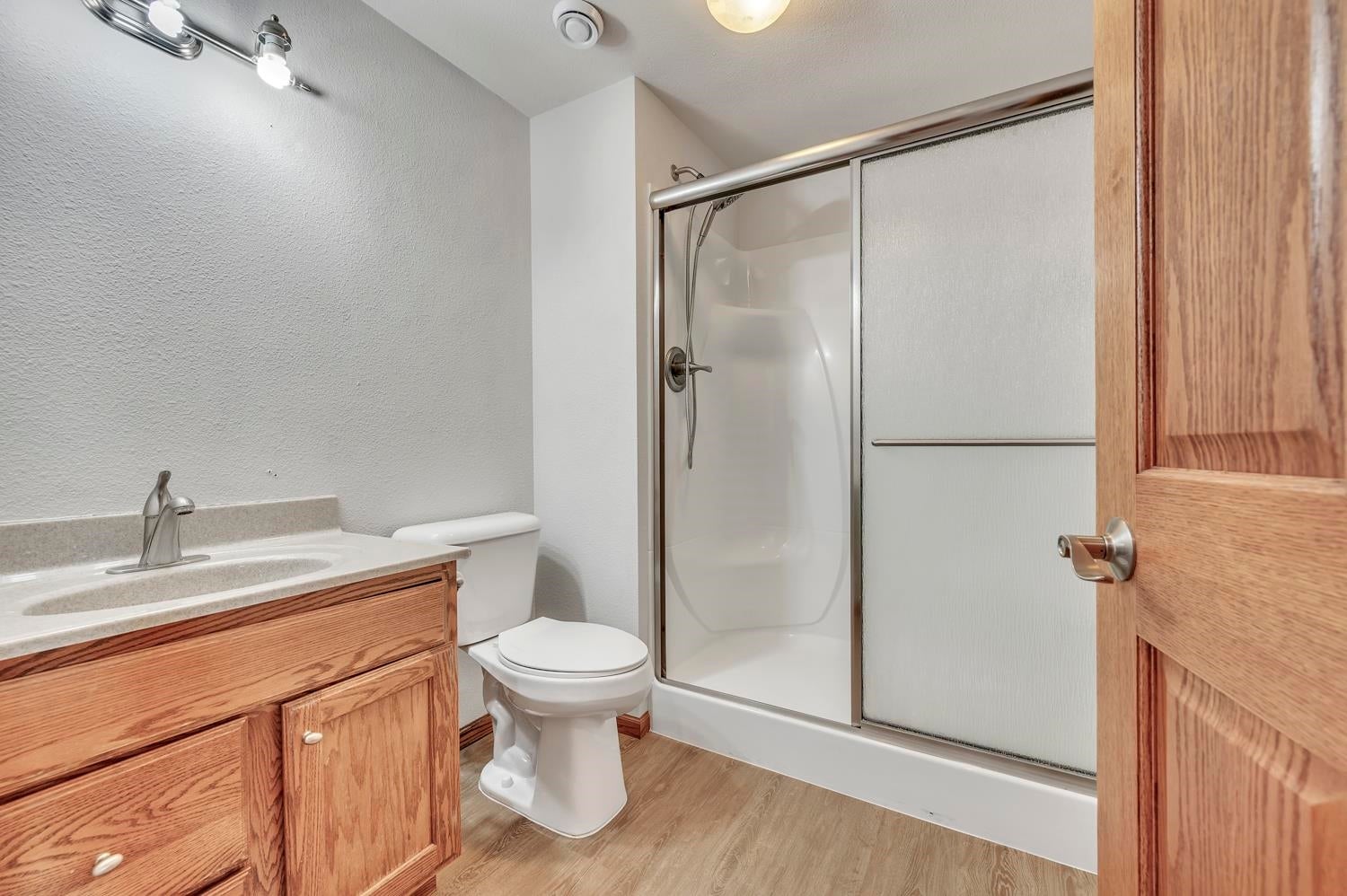 Spirit Lake, Iowa, 51360, United States, 6 Bedrooms Bedrooms, ,4 BathroomsBathrooms,Residential,Active,2012191