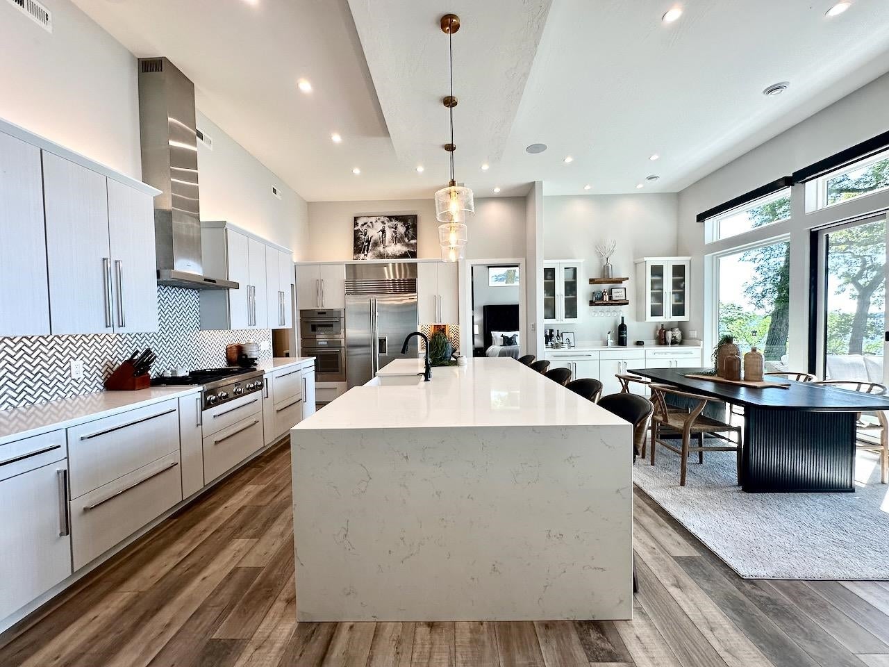 Okoboji, Iowa, 51355, United States, 8 Bedrooms Bedrooms, ,7 BathroomsBathrooms,Residential,Active,1953699