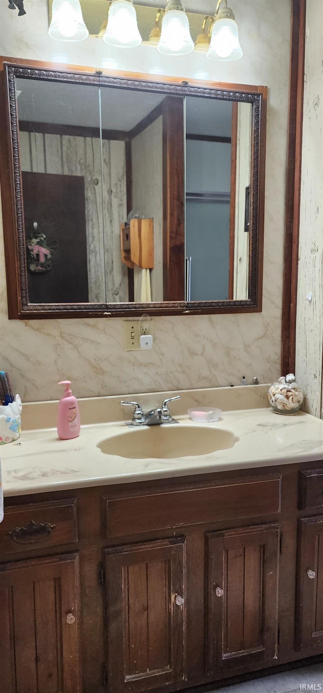 Washington, Indiana, 47501, United States, 2 Bedrooms Bedrooms, ,2 BathroomsBathrooms,Residential,Active,1952284