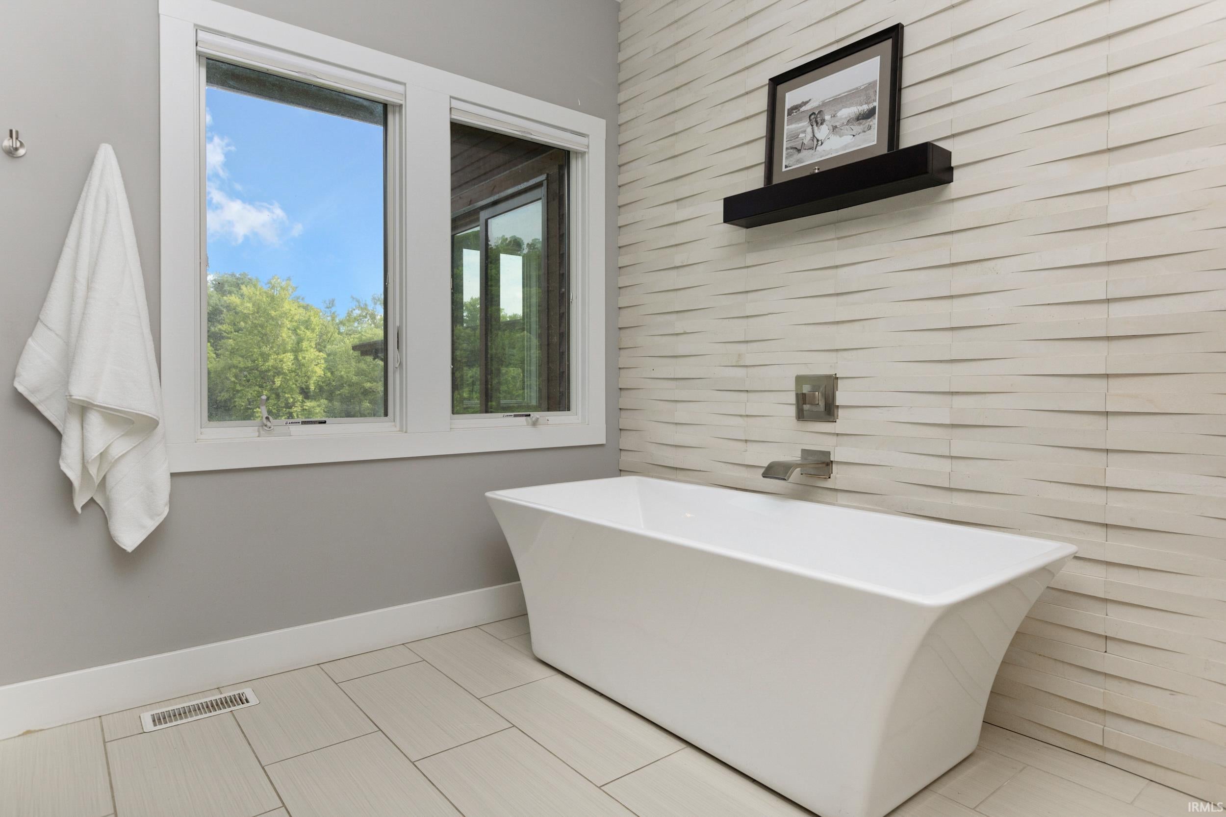 Bloomington, Indiana, 47408, United States, 6 Bedrooms Bedrooms, ,6 BathroomsBathrooms,Residential,Active,1884900