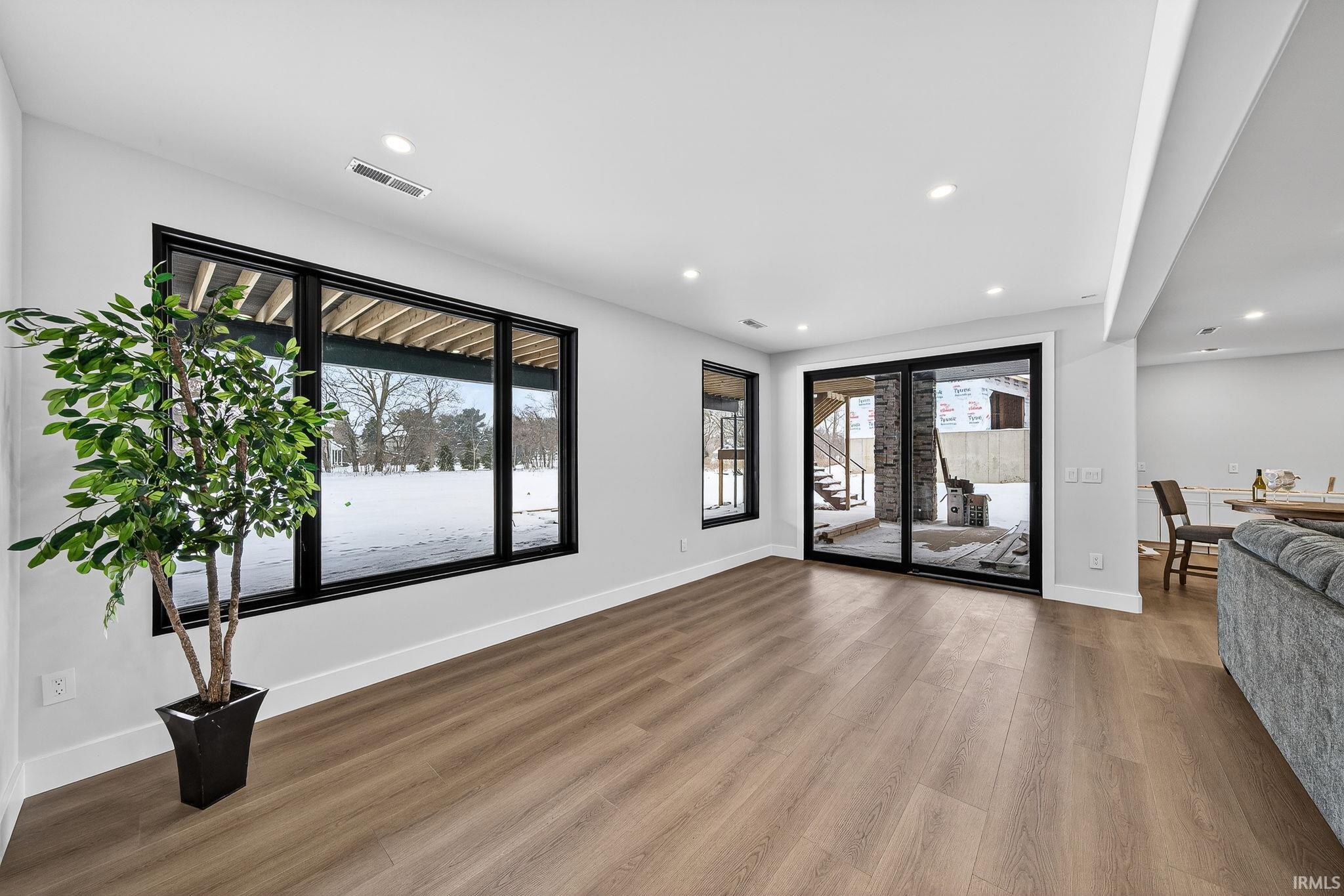 Granger, Indiana, 46530, United States, 5 Bedrooms Bedrooms, ,7 BathroomsBathrooms,Residential,Active,1997893