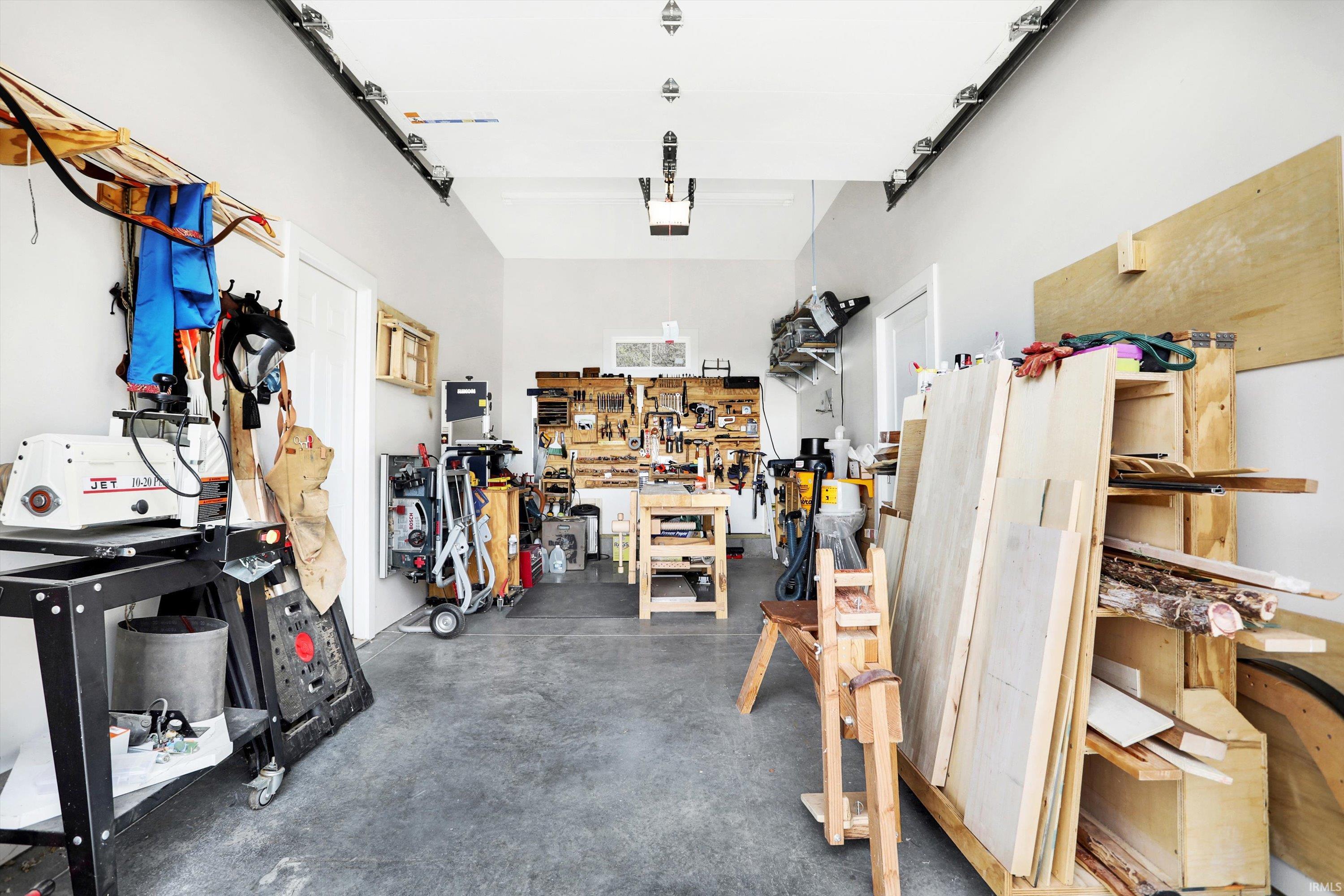 Bloomington, Indiana, 47404, United States, 3 Bedrooms Bedrooms, ,3 BathroomsBathrooms,Residential,Active,2010182