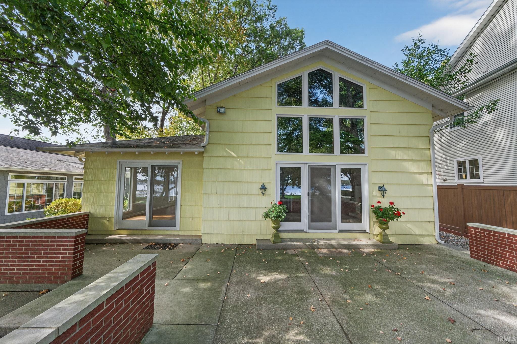 Leesburg, Indiana, 46538, United States, 3 Bedrooms Bedrooms, ,2 BathroomsBathrooms,Residential,Active,1965810