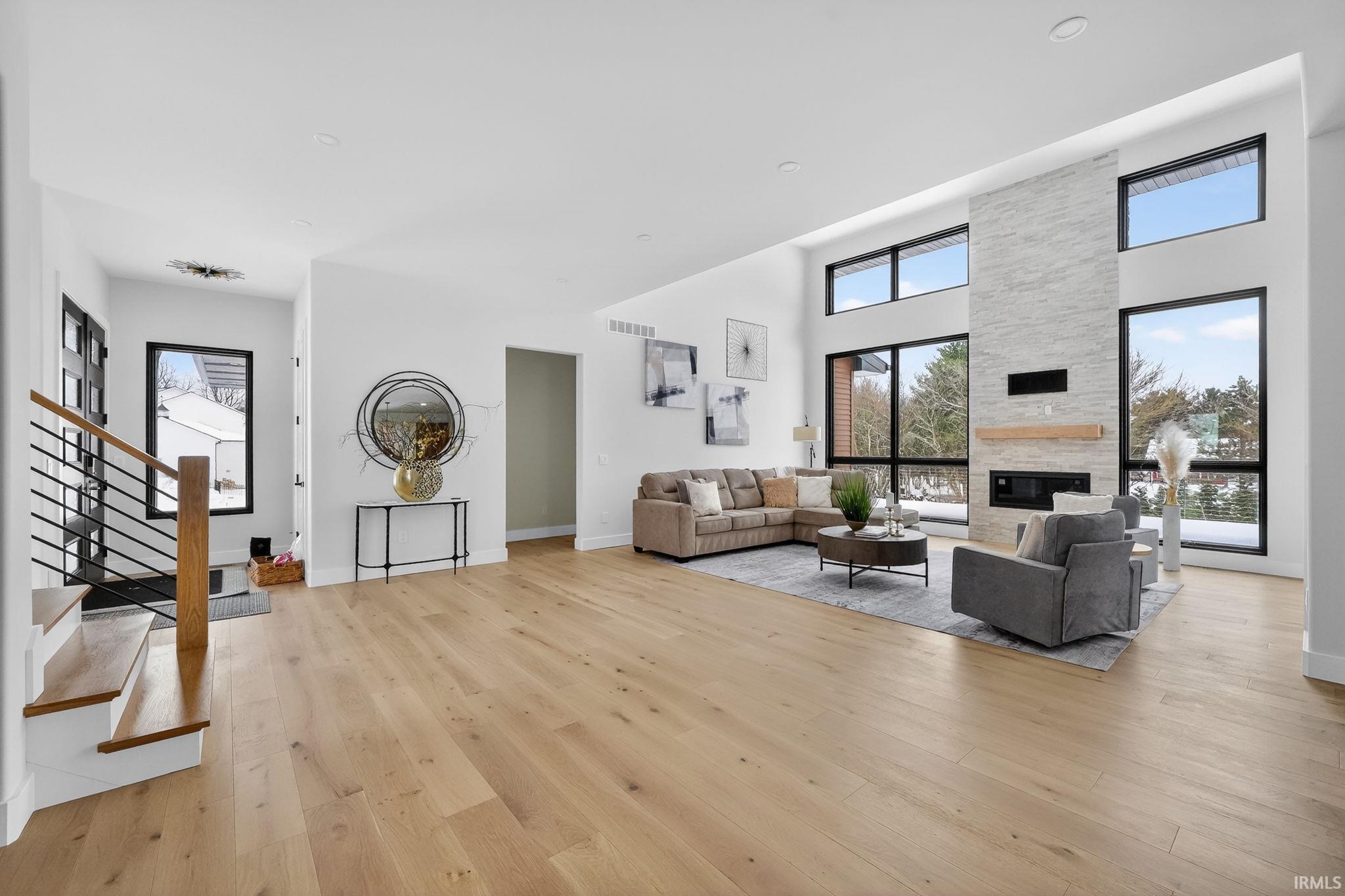 Granger, Indiana, 46530, United States, 5 Bedrooms Bedrooms, ,7 BathroomsBathrooms,Residential,Active,1997893