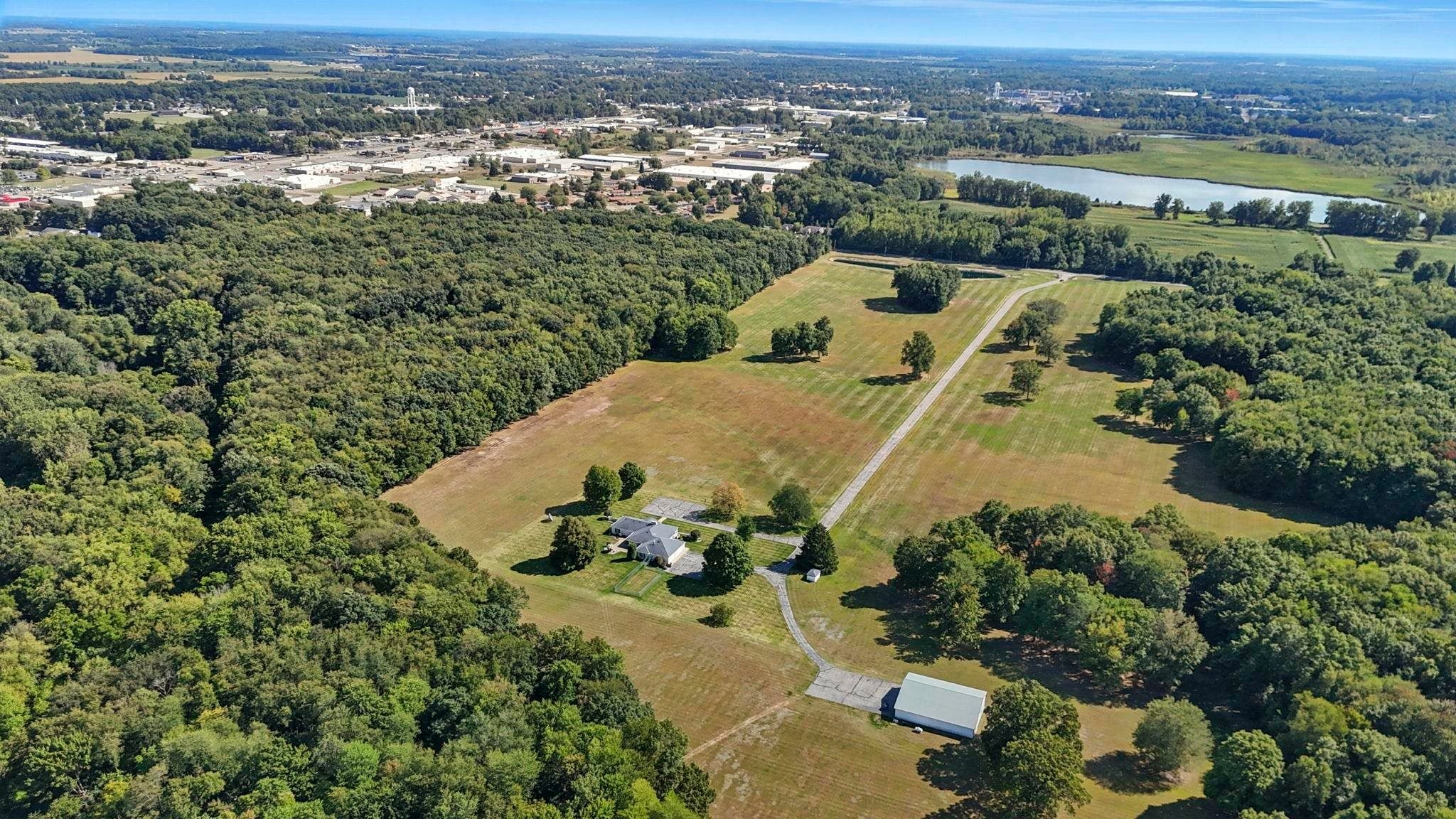 Angola, Indiana, 46703, United States, 4 Bedrooms Bedrooms, ,5 BathroomsBathrooms,Residential,Active,1934788