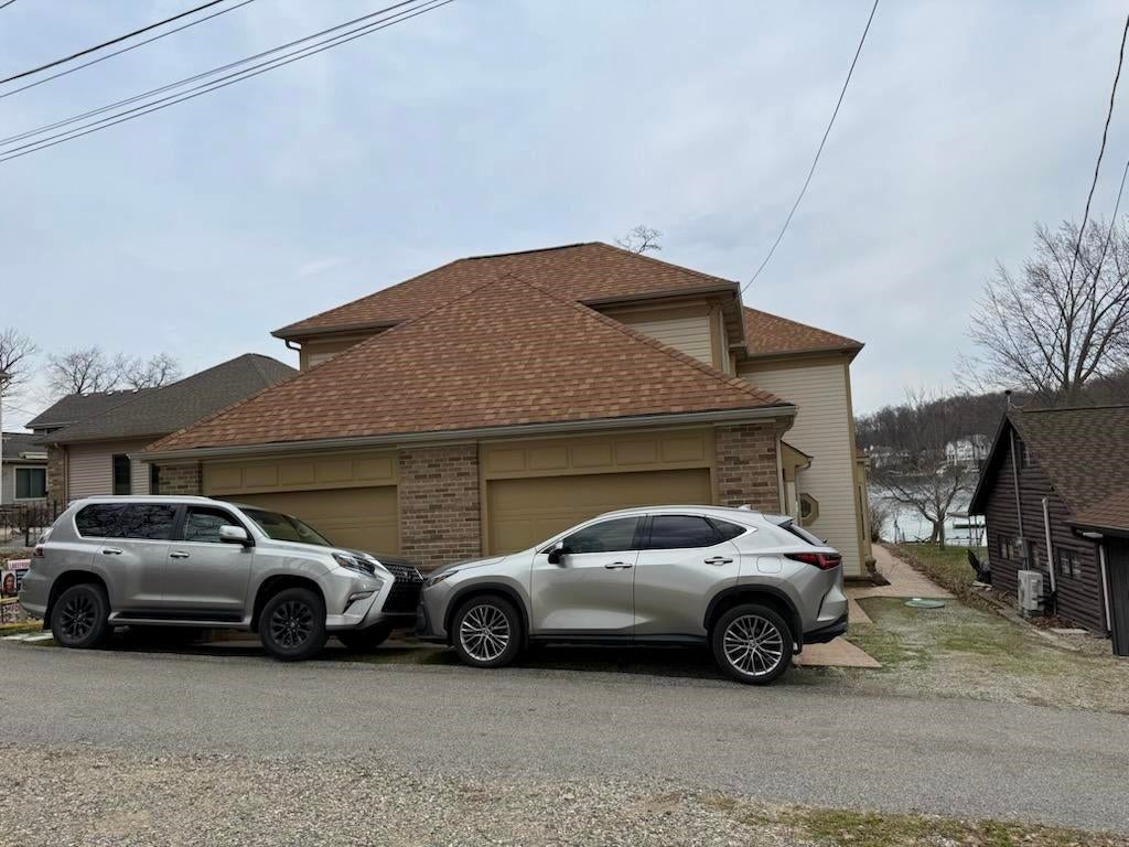 Angola, Indiana, 46703, United States, 5 Bedrooms Bedrooms, ,5 BathroomsBathrooms,Residential,Active,2018463