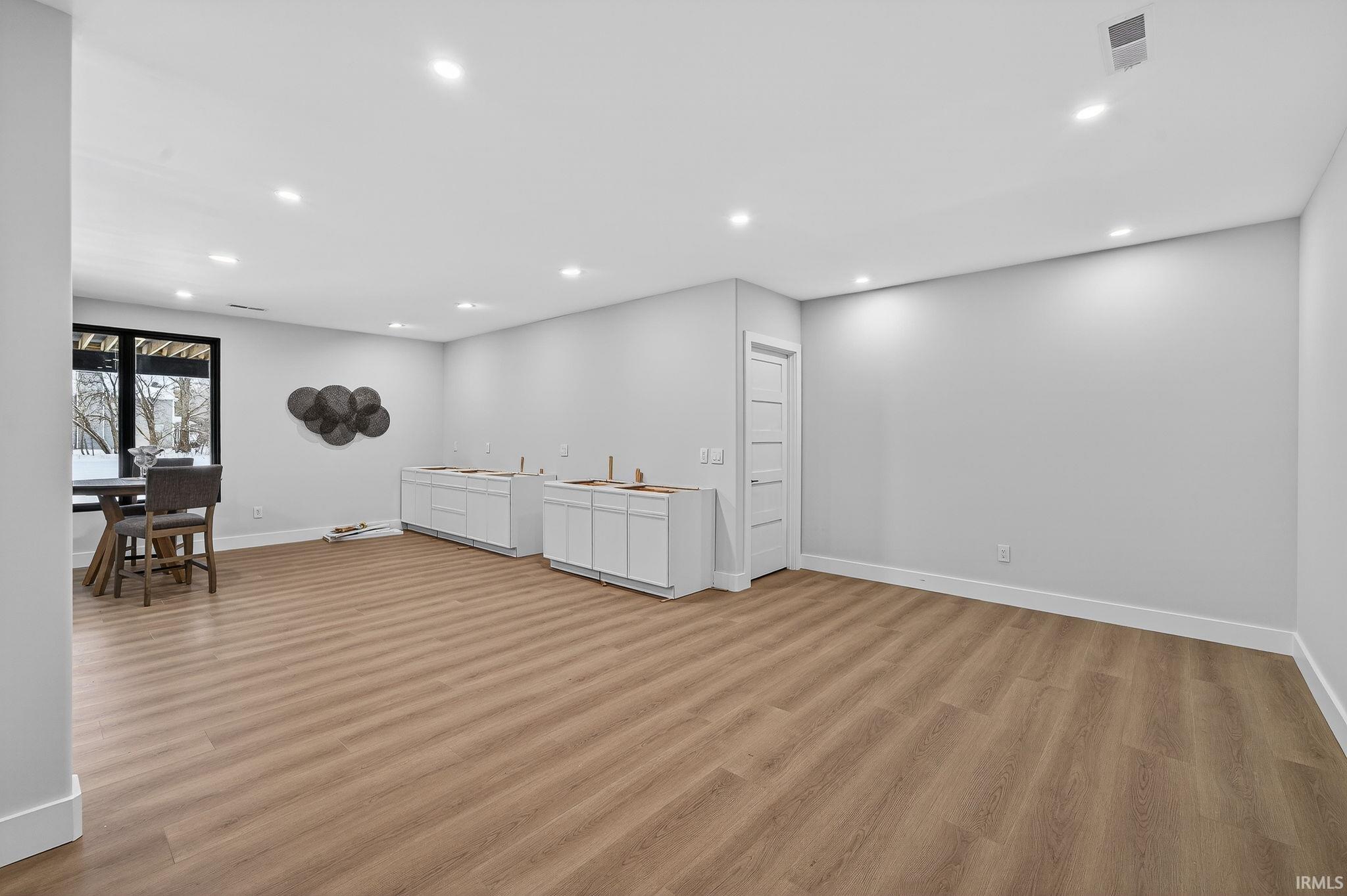 Granger, Indiana, 46530, United States, 5 Bedrooms Bedrooms, ,7 BathroomsBathrooms,Residential,Active,1997893