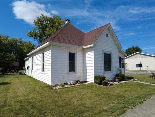 322 DEWEY ST, MONTICELLO, IN 47960, photo 3 of 19