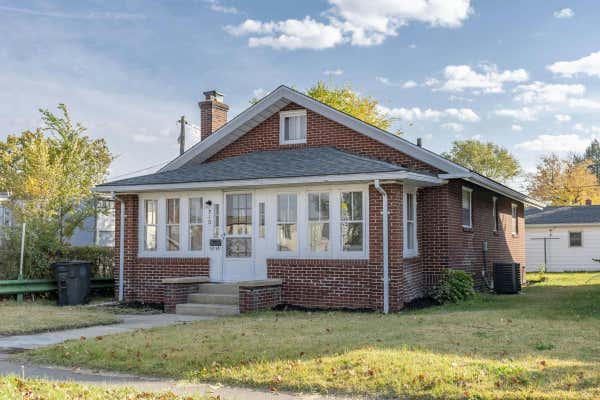 910 S TWYCKENHAM DR, SOUTH BEND, IN 46615, photo 2 of 35