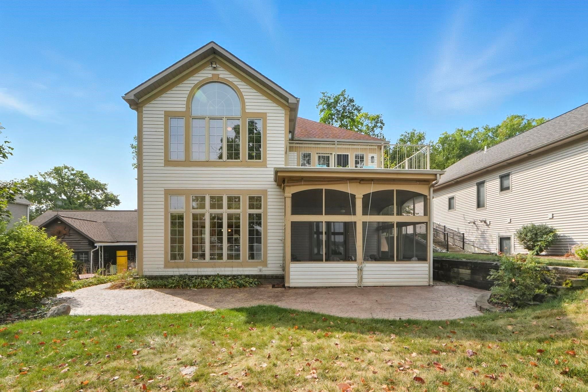 Angola, Indiana, 46703, United States, 5 Bedrooms Bedrooms, ,5 BathroomsBathrooms,Residential,Active,1907971