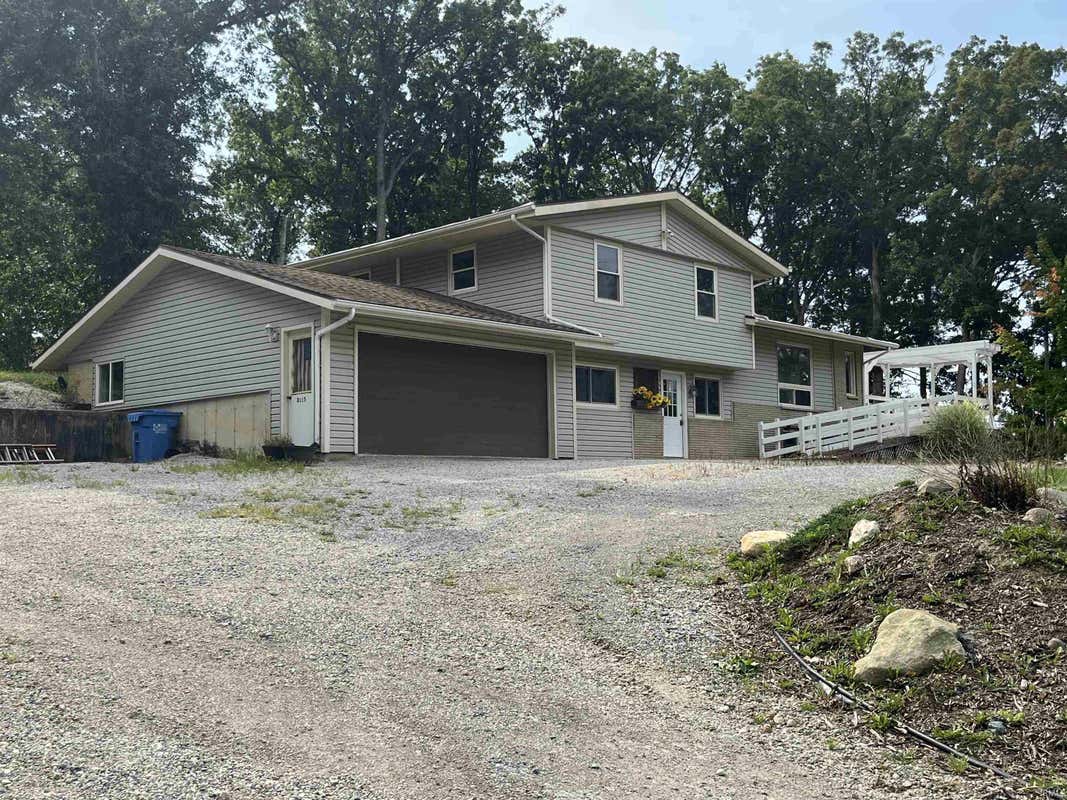 8115 E OLD 33 HIGHWAY, CHURUBUSCO, IN 46723, photo 1 of 26