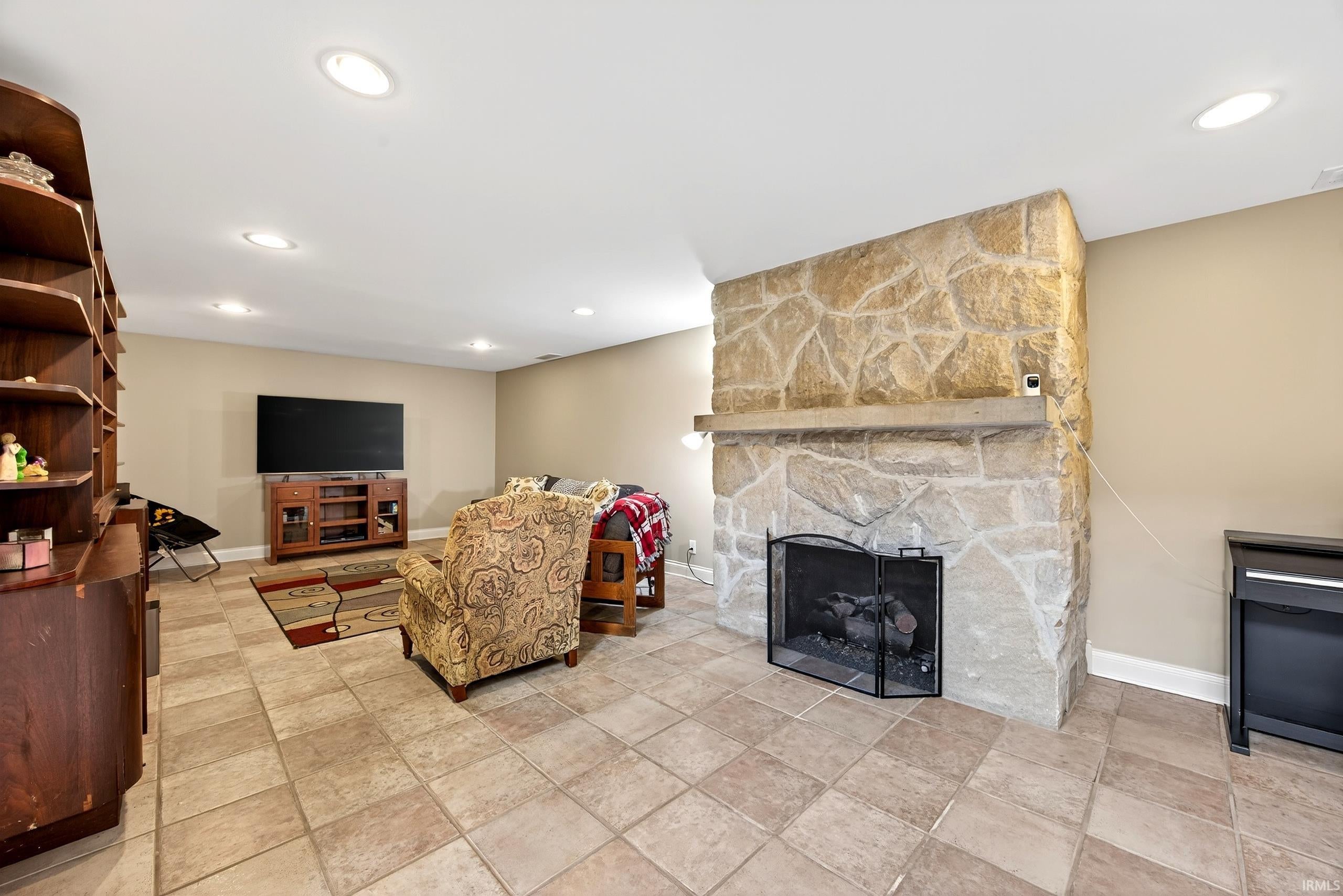 Bloomington, Indiana, 47408, United States, 4 Bedrooms Bedrooms, ,5 BathroomsBathrooms,Residential,Active,1943779