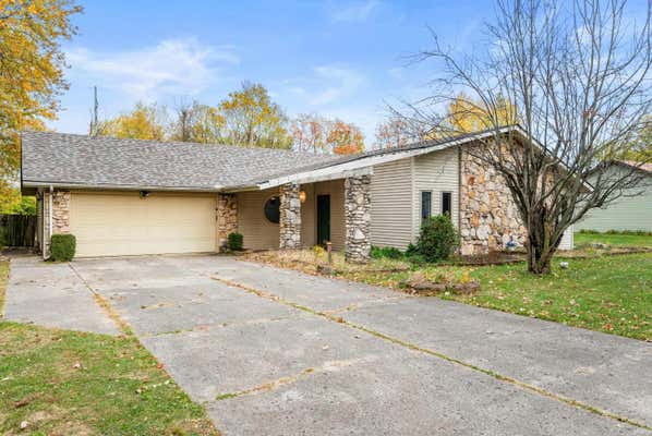 8608 W THORN TREE RD, MUNCIE, IN 47304 - Image 1