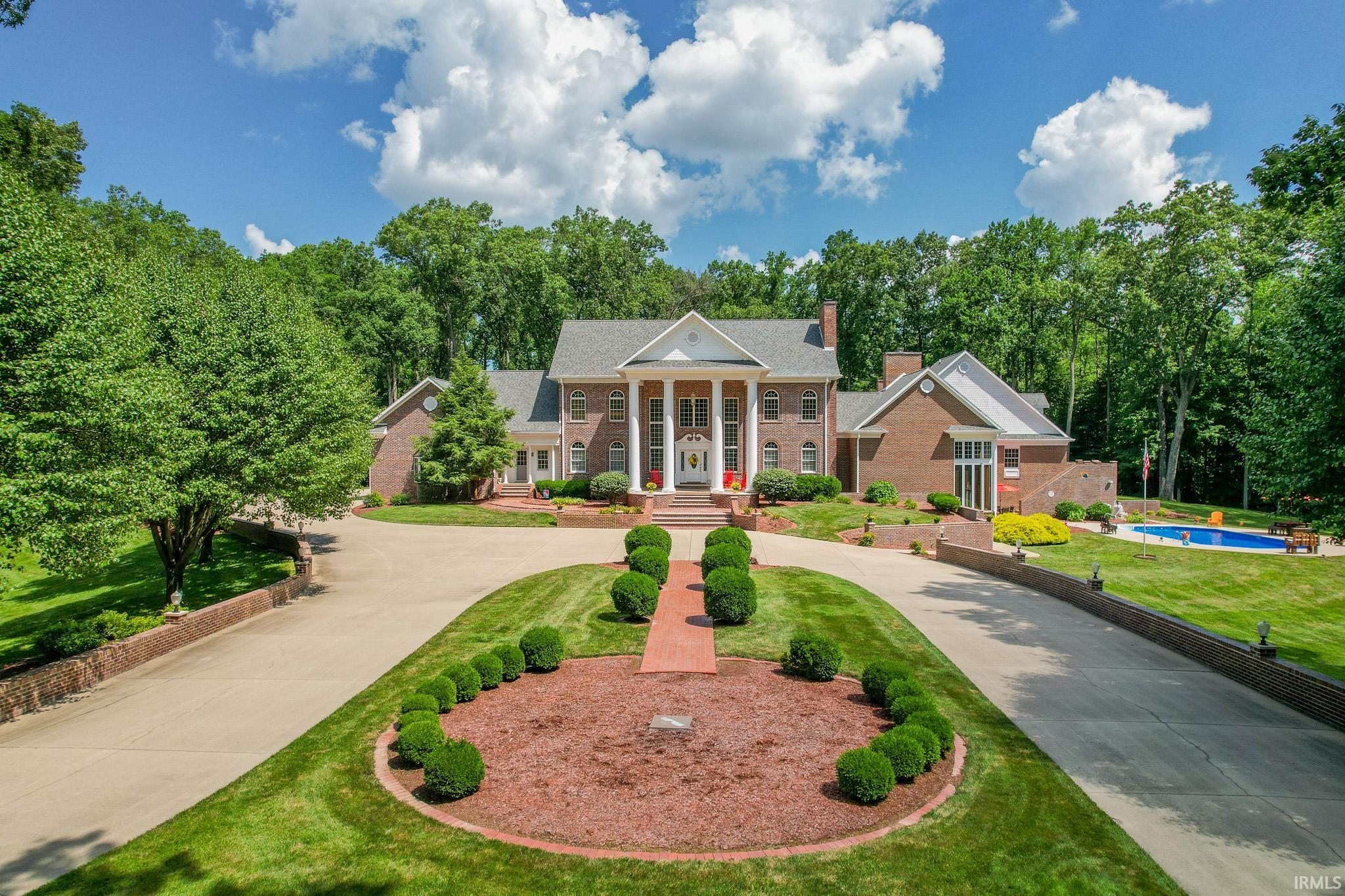 Bedford, Indiana, 47421, United States, 7 Bedrooms Bedrooms, ,8 BathroomsBathrooms,Residential,Active,1953719